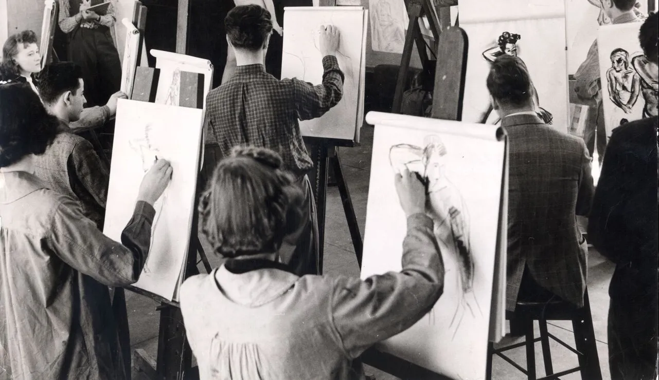 Students in figure drawing class
