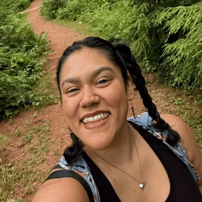 Headshot of Anica Isabel Acuña