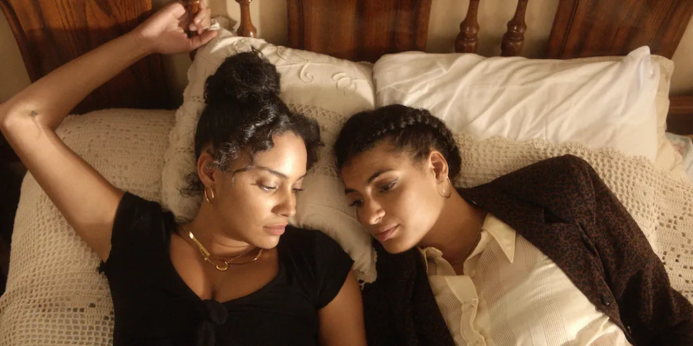 Still from 'De Lo Mio' 