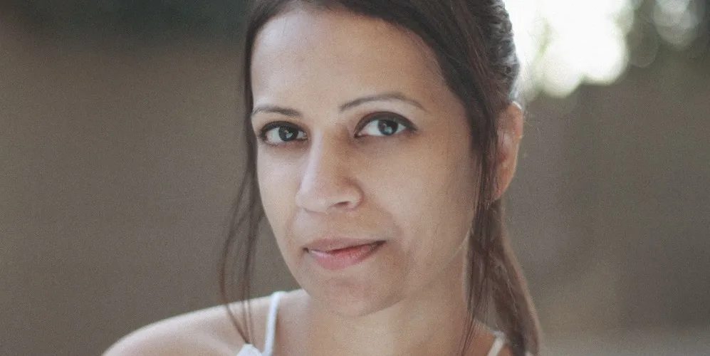 Tara Roy headshot