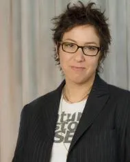 headshot of Lisa Cholodenko