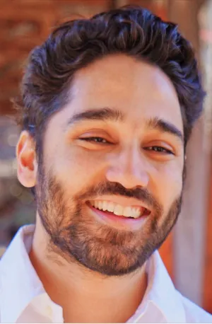 Headshot of Asad Farooqui