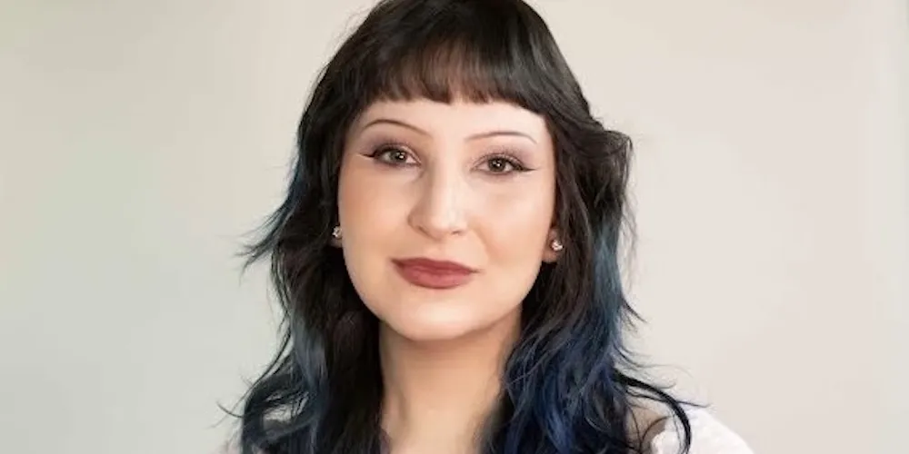 Headshot of Antonia Cruz-Kent