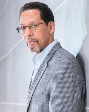 Peter Jay Fernandez headshot.