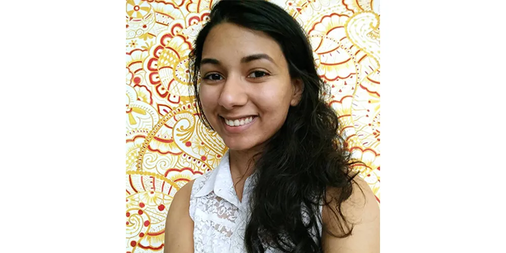 Headshot Ruhee Mehendi Maknojia ‘19