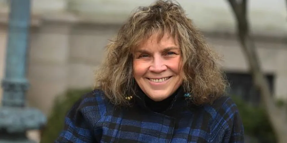 Headshot of Carol Becker