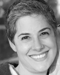 Headshot of Elizabeth Agate