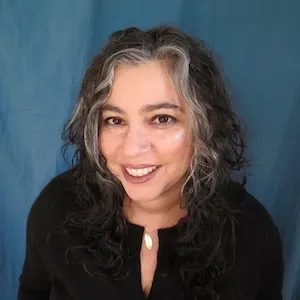 Photo of Robin Beth Schaer