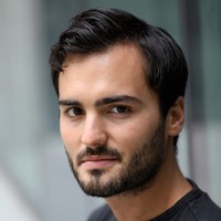 Headshot of Andrés Fernández